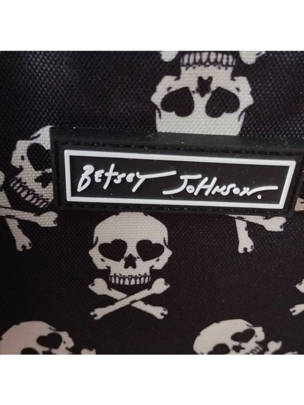 Betsey Johnson Skull + Crossbones Insulated Lunch Bag Purse Crossbody Cooler
